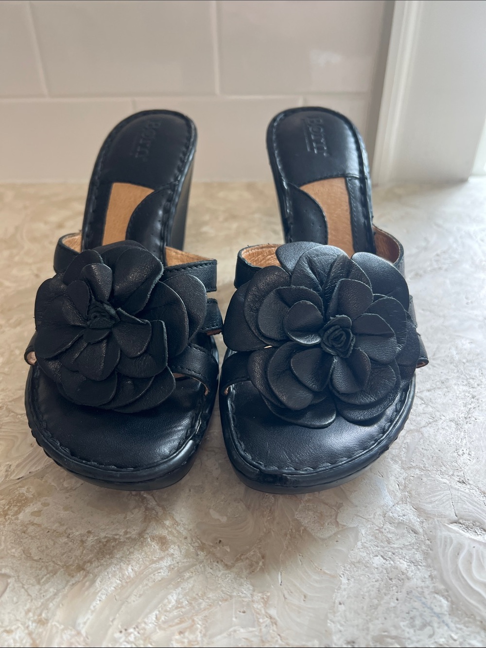 Women’s Born Black Floral Leather Slide Sandals - Women